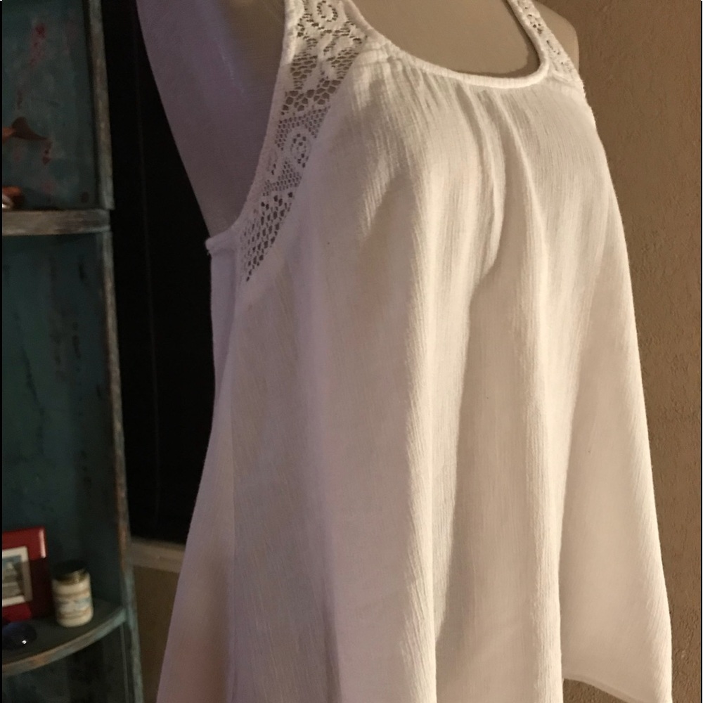 White Hi-Low tank top blouse l.e.i